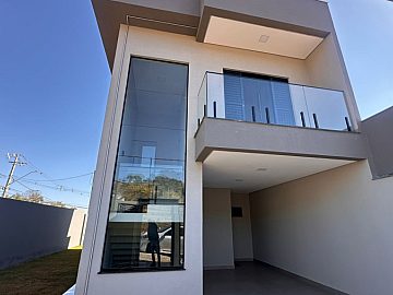 Sobrado - Venda - Setor 4 - Ibiporã - PR